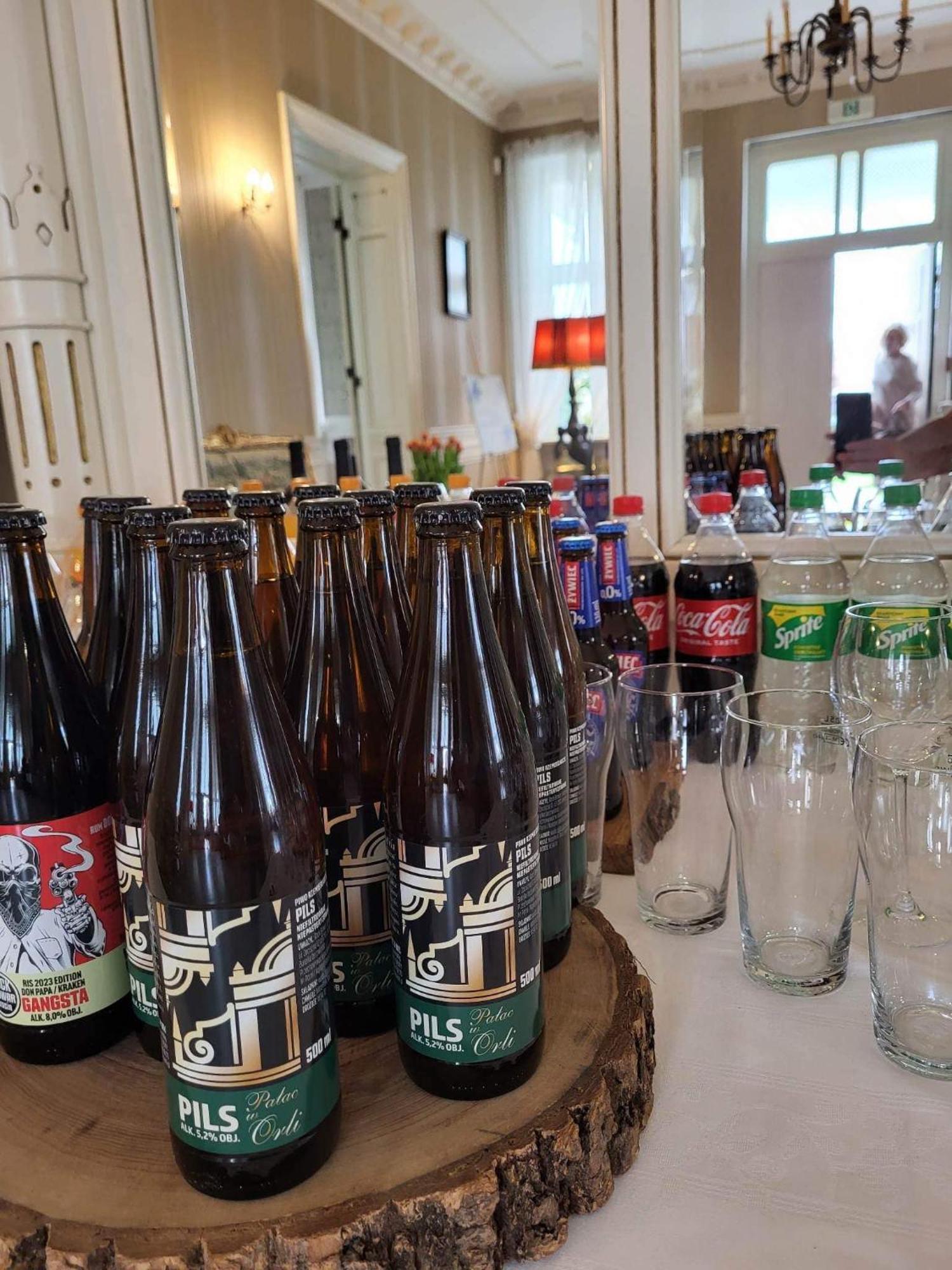 Palac W Orli - Pokoje, Restauracja Kozmin Bagian luar foto