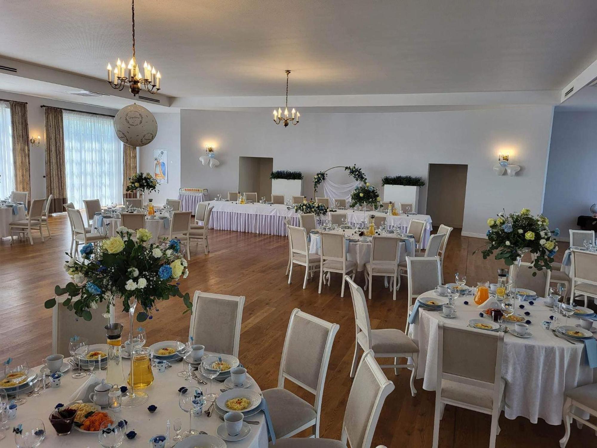 Palac W Orli - Pokoje, Restauracja Kozmin Bagian luar foto