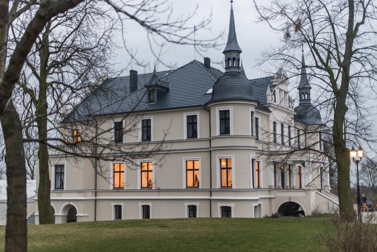 Palac W Orli - Pokoje, Restauracja Kozmin Bagian luar foto