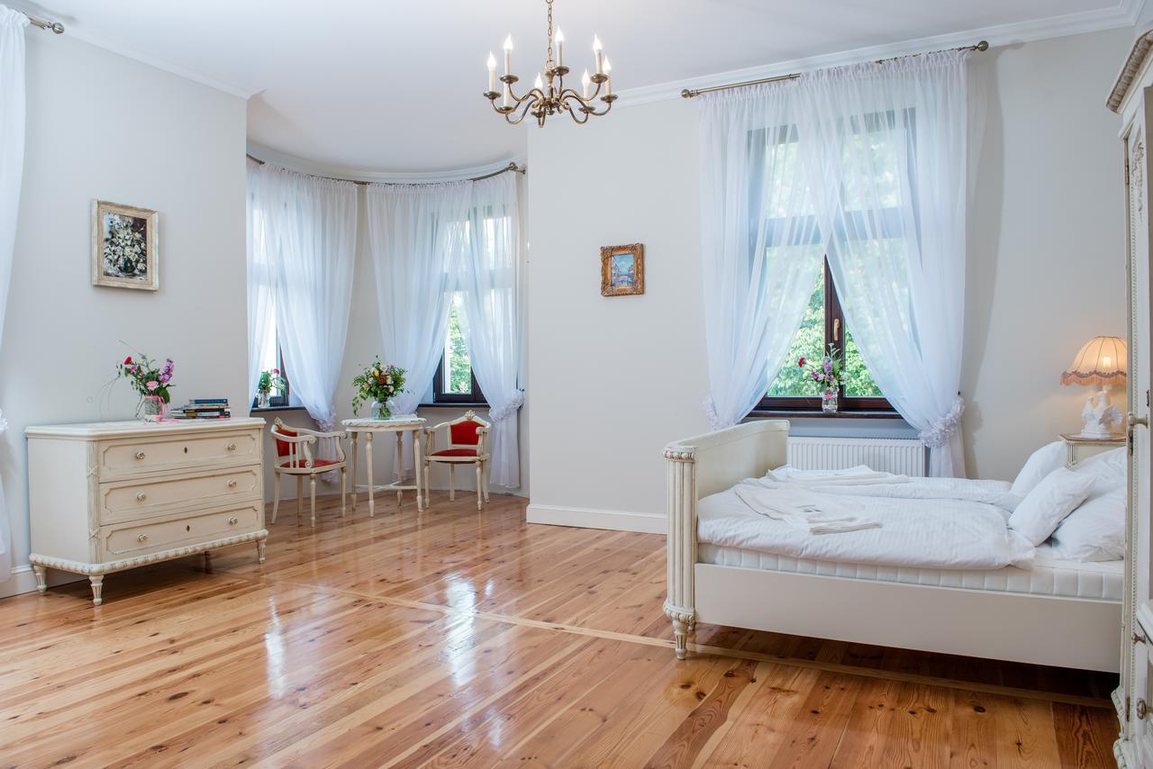 Palac W Orli - Pokoje, Restauracja Kozmin Bagian luar foto