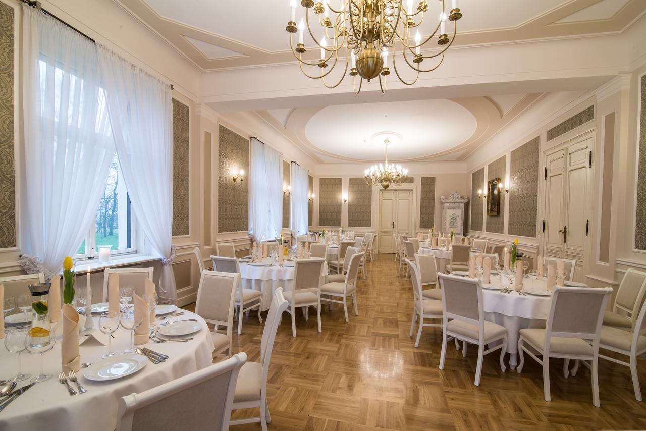 Palac W Orli - Pokoje, Restauracja Kozmin Bagian luar foto