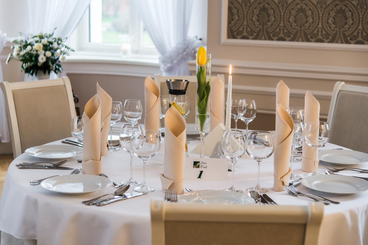 Palac W Orli - Pokoje, Restauracja Kozmin Bagian luar foto