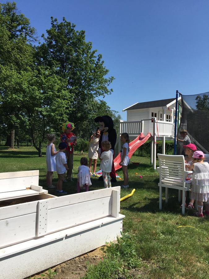 Palac W Orli - Pokoje, Restauracja Kozmin Bagian luar foto