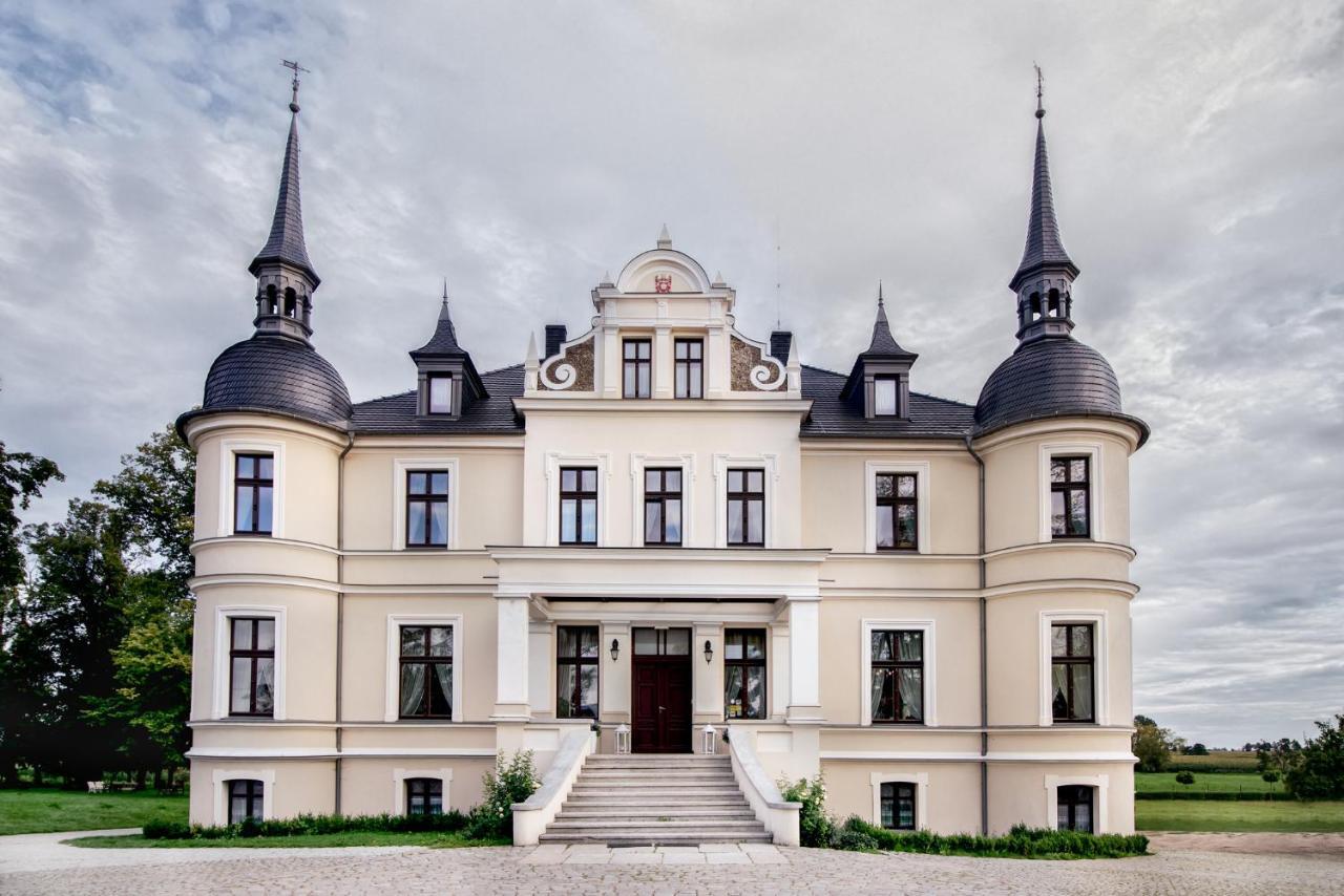 Palac W Orli - Pokoje, Restauracja Kozmin Bagian luar foto