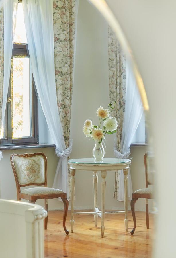 Palac W Orli - Pokoje, Restauracja Kozmin Bagian luar foto